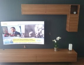 Zabudowa TV RTV z forniru na zamówienie 