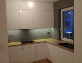 Biała kuchnia z frontami połysk Warszawa Żoliboż Artystyczny 